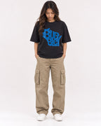 Mockup Boxy Heavyweight Tee Black female full-body 02