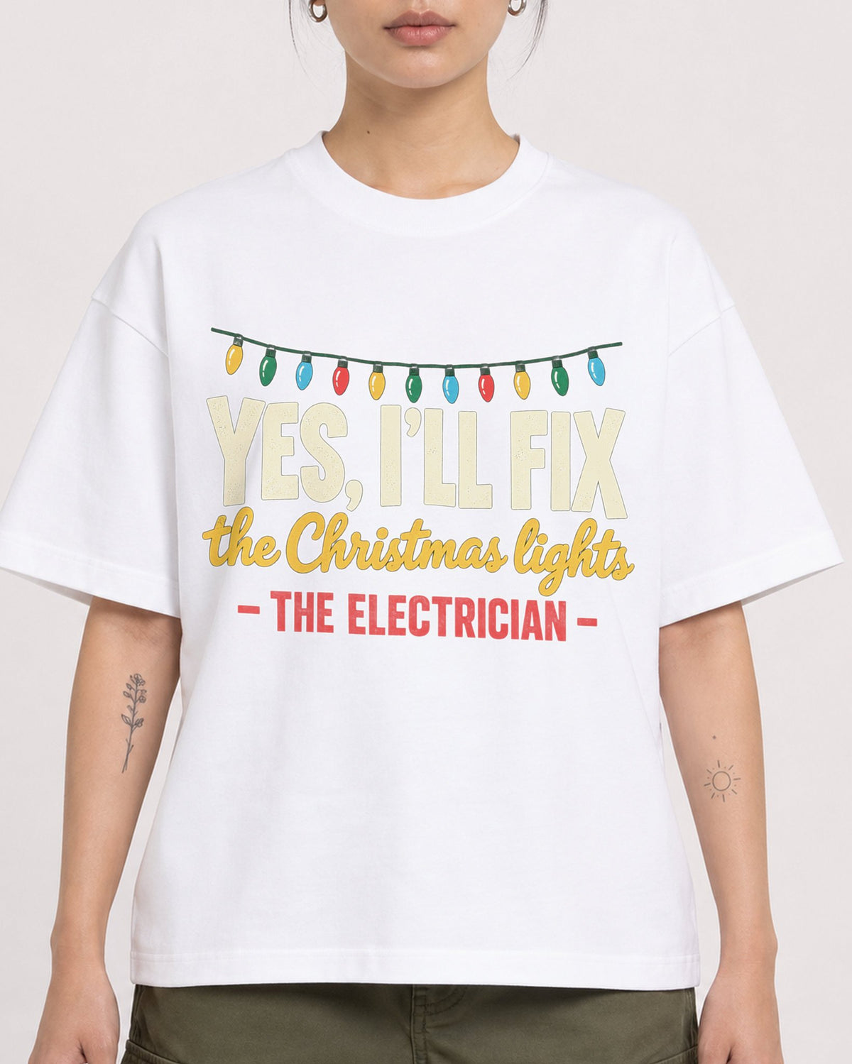 Mockup Boxy Heavyweight Tee White female close-up 12