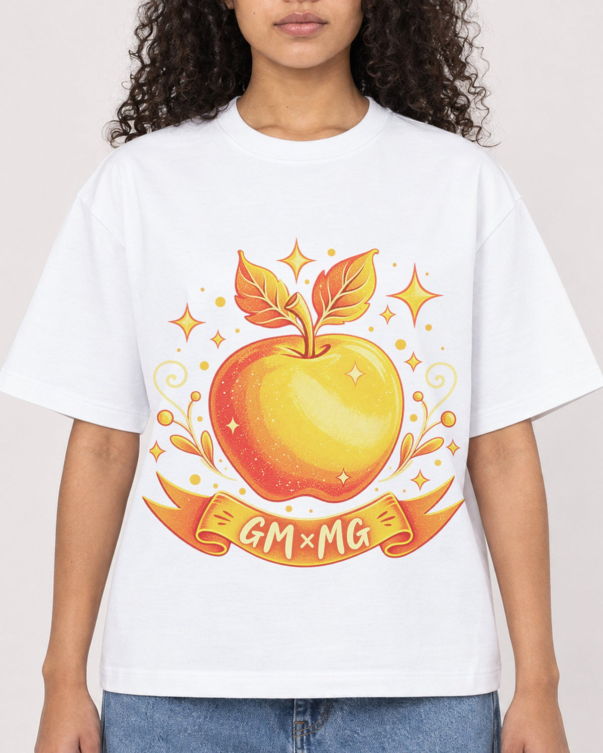 Mockup Boxy Heavyweight Tee White female close-up 10
