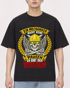 Mockup Boxy Heavyweight Tee Black male close-up 01