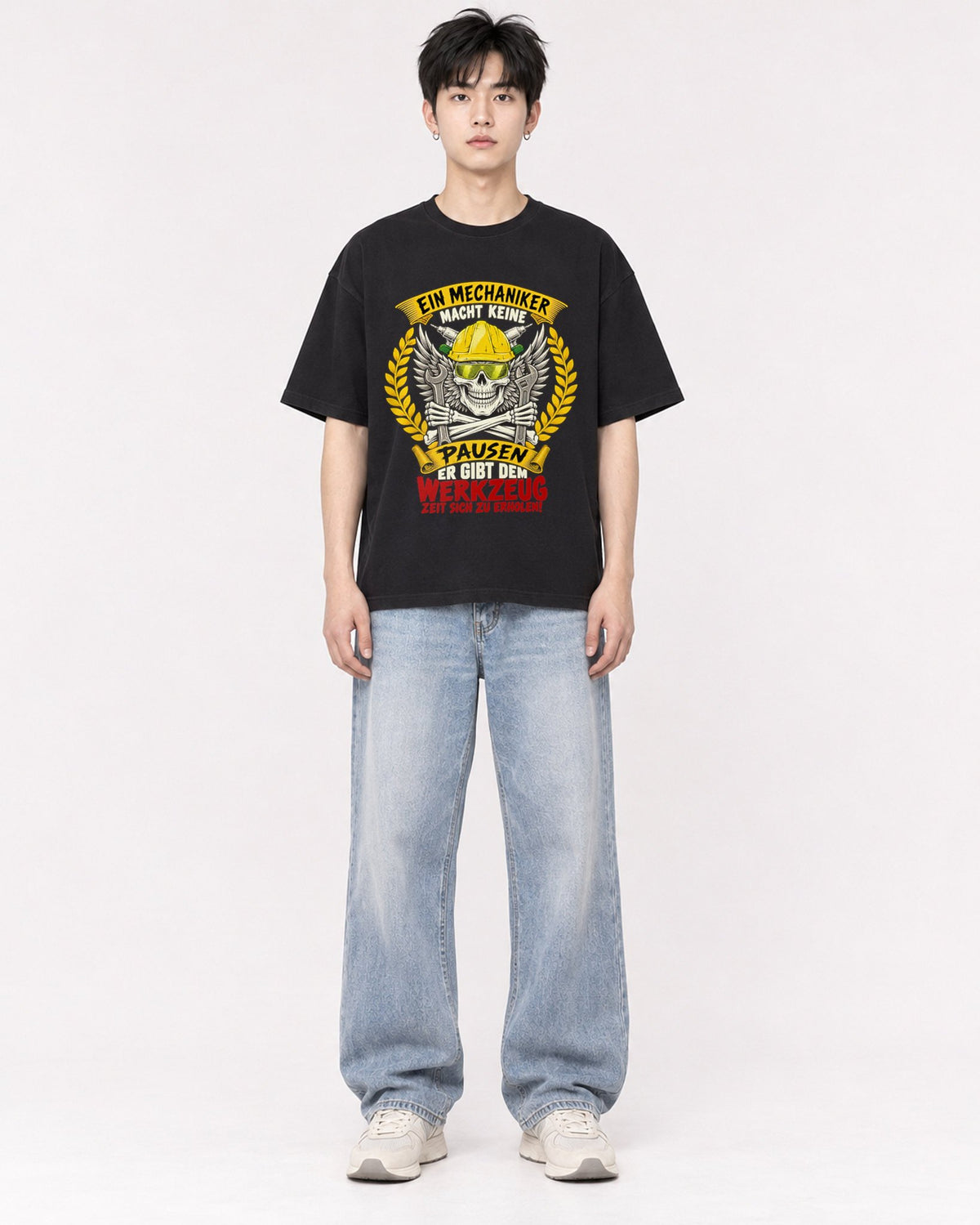 Mockup Boxy Heavyweight Tee Black male full-body 01