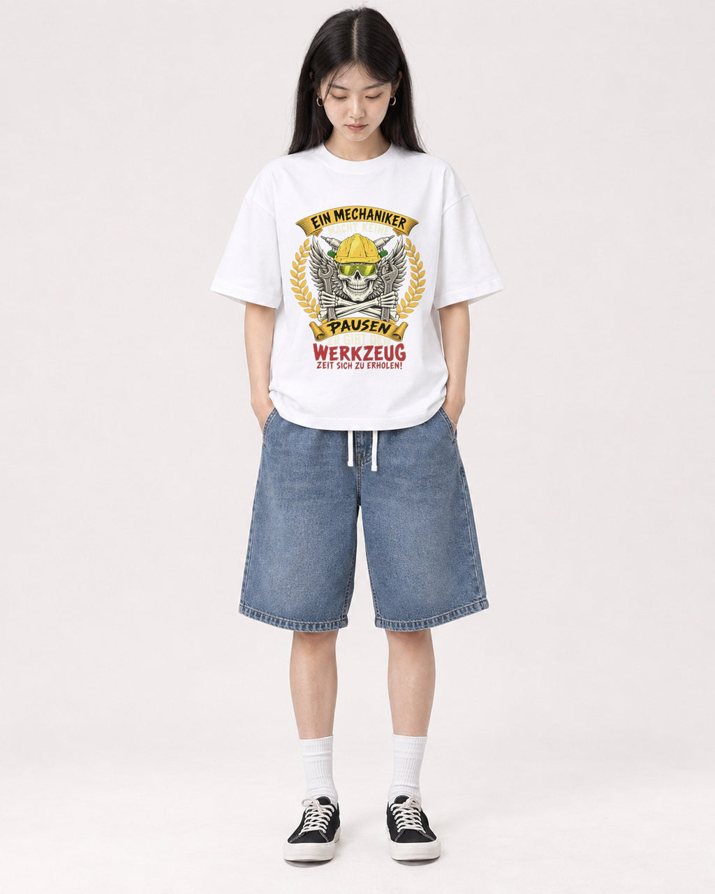 Mockup Boxy Heavyweight Tee White female full-body 01