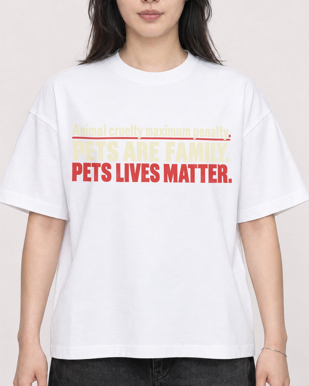 Mockup Boxy Heavyweight Tee White female close-up 13