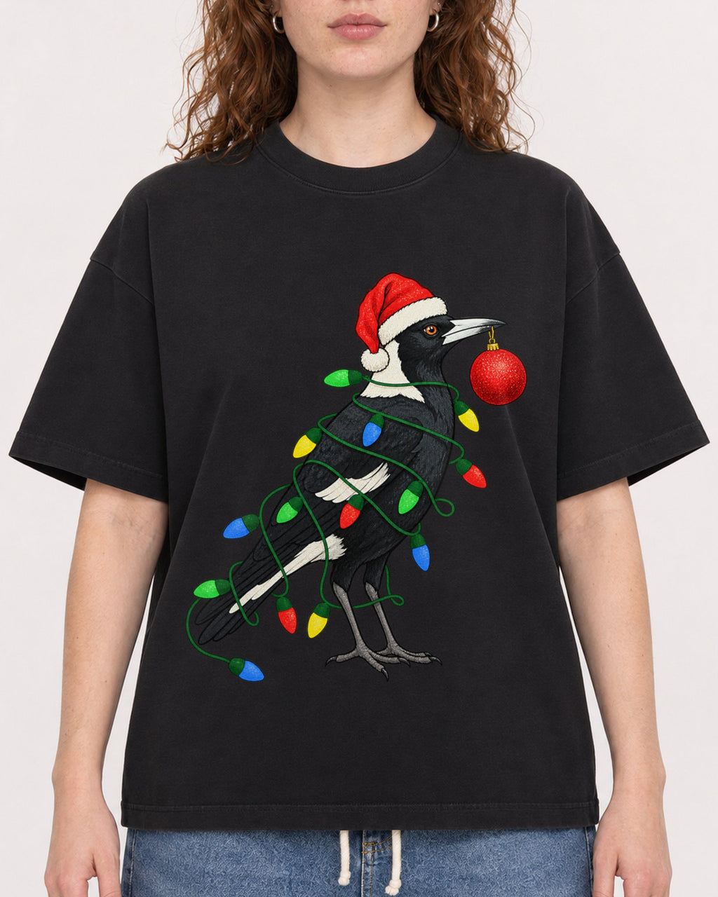 Mockup Boxy Heavyweight Tee Black female close-up 09