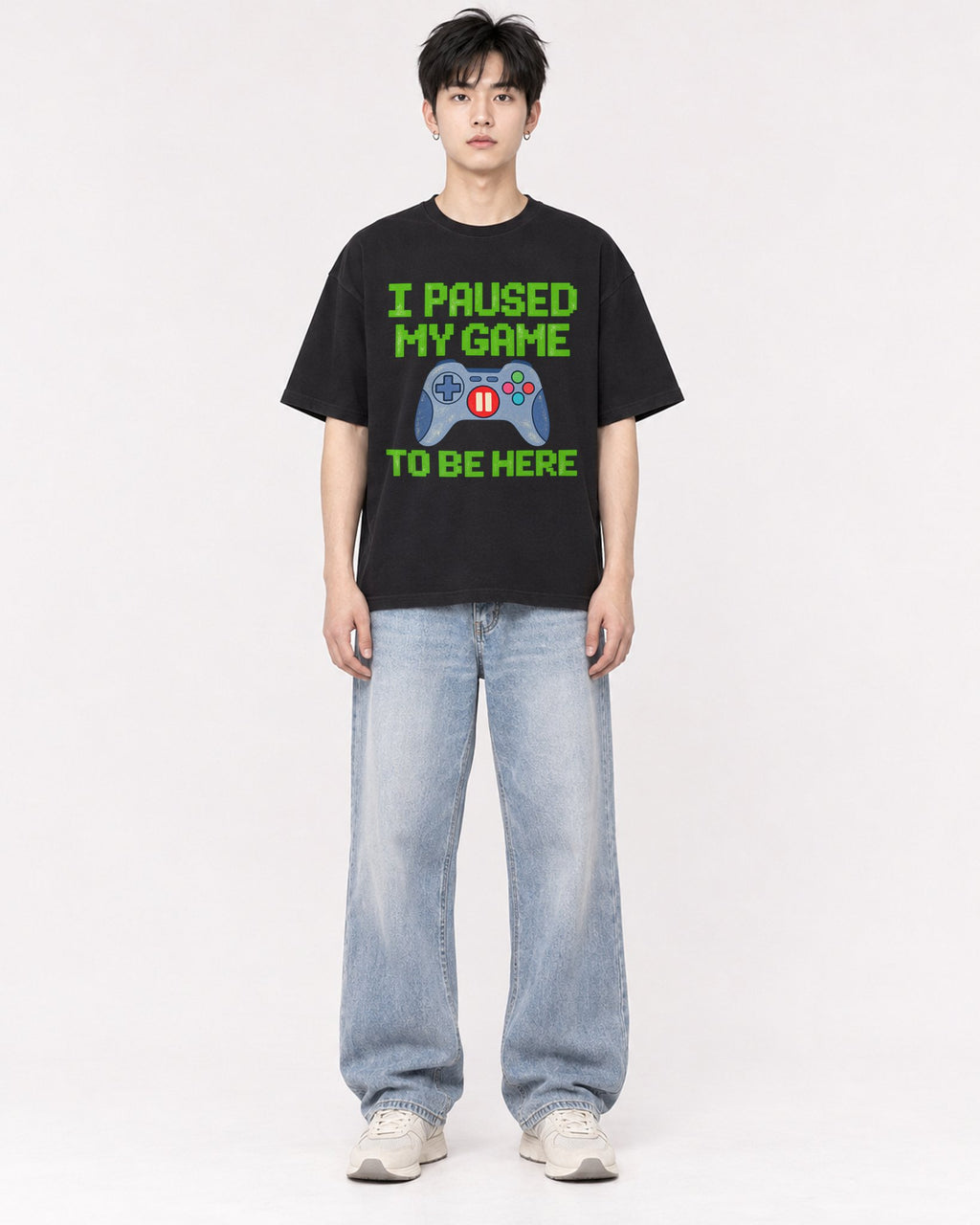Mockup Boxy Heavyweight Tee Black male full-body 01
