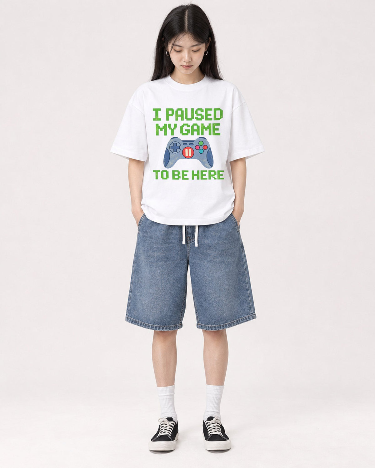 Mockup Boxy Heavyweight Tee White female full-body 01