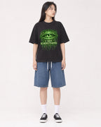 Mockup Boxy Heavyweight Tee Black female full-body 01