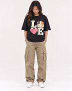 Mockup Boxy Heavyweight Tee Black female full-body 02