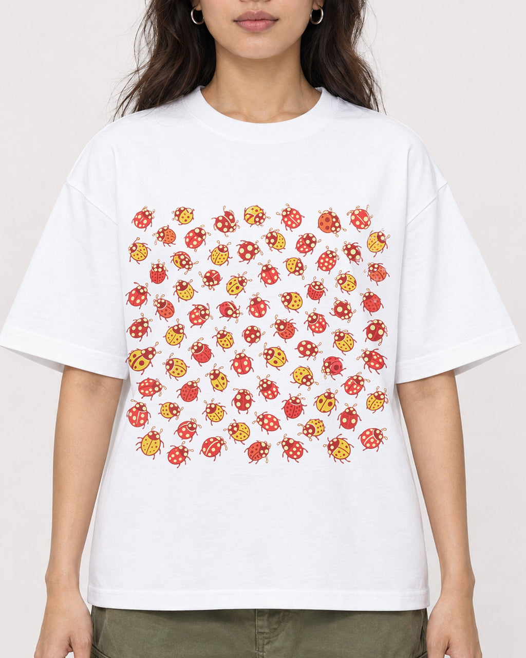 Mockup Boxy Heavyweight Tee White female close-up 02