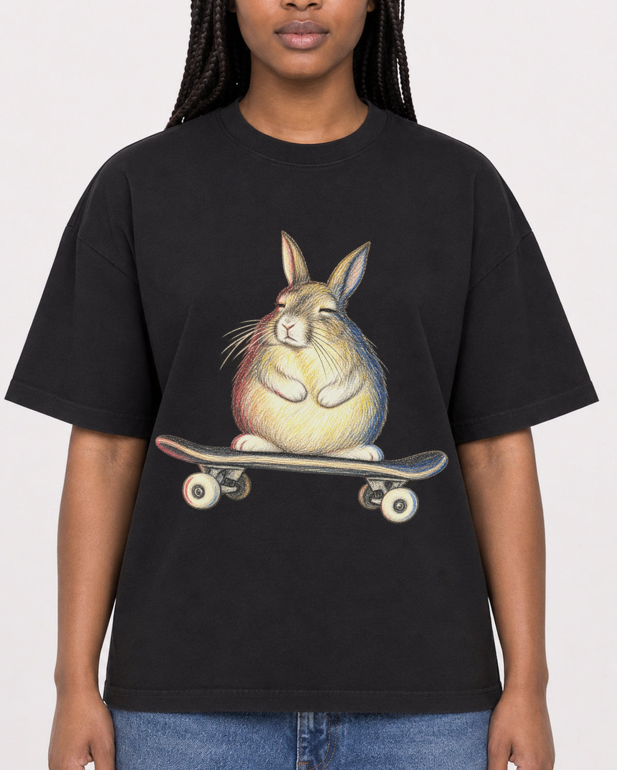 Mockup Boxy Heavyweight Tee Black female close-up 04