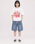 Mockup Boxy Heavyweight Tee White female full-body 11
