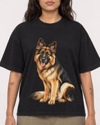 Mockup Boxy Heavyweight Tee Black female close-up 06