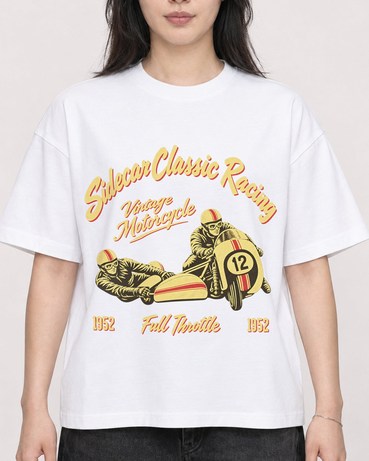 Mockup Boxy Heavyweight Tee White female close-up 13