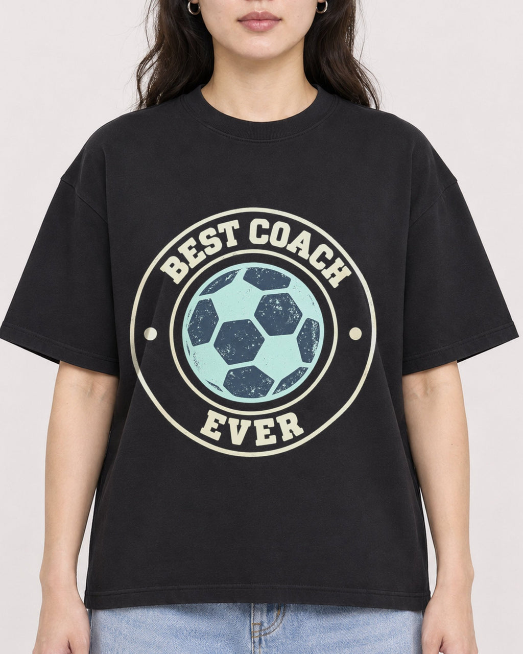 Mockup Boxy Heavyweight Tee Black female close-up 03