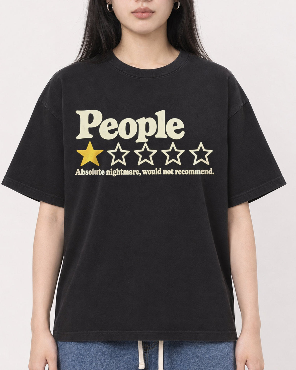 Mockup Boxy Heavyweight Tee Black female close-up 01