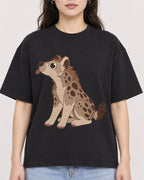 Mockup Boxy Heavyweight Tee Black female close-up 03