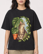 Mockup Boxy Heavyweight Tee Black female close-up 02