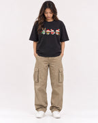 Mockup Boxy Heavyweight Tee Black female full-body 02