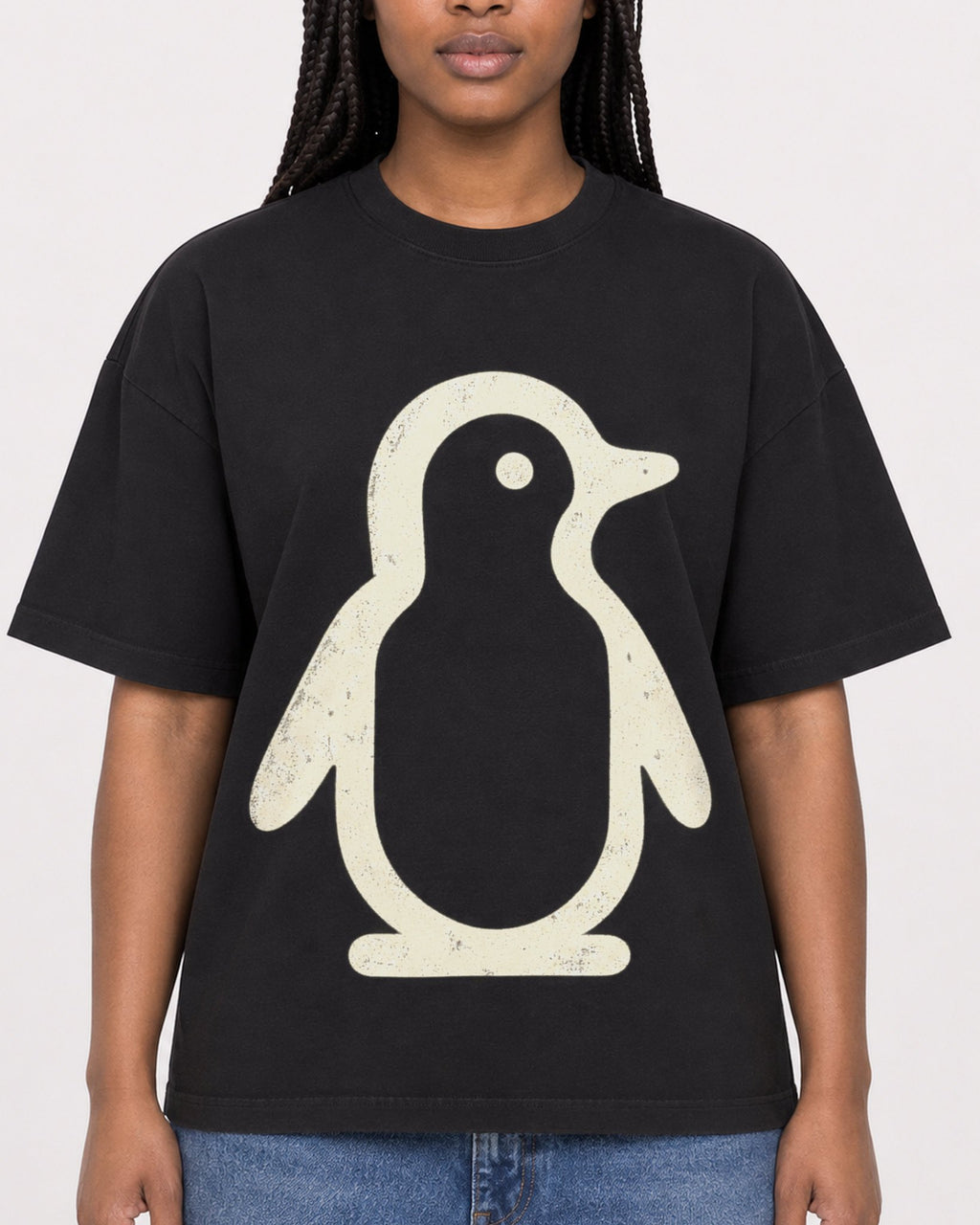 Mockup Boxy Heavyweight Tee Black female close-up 04