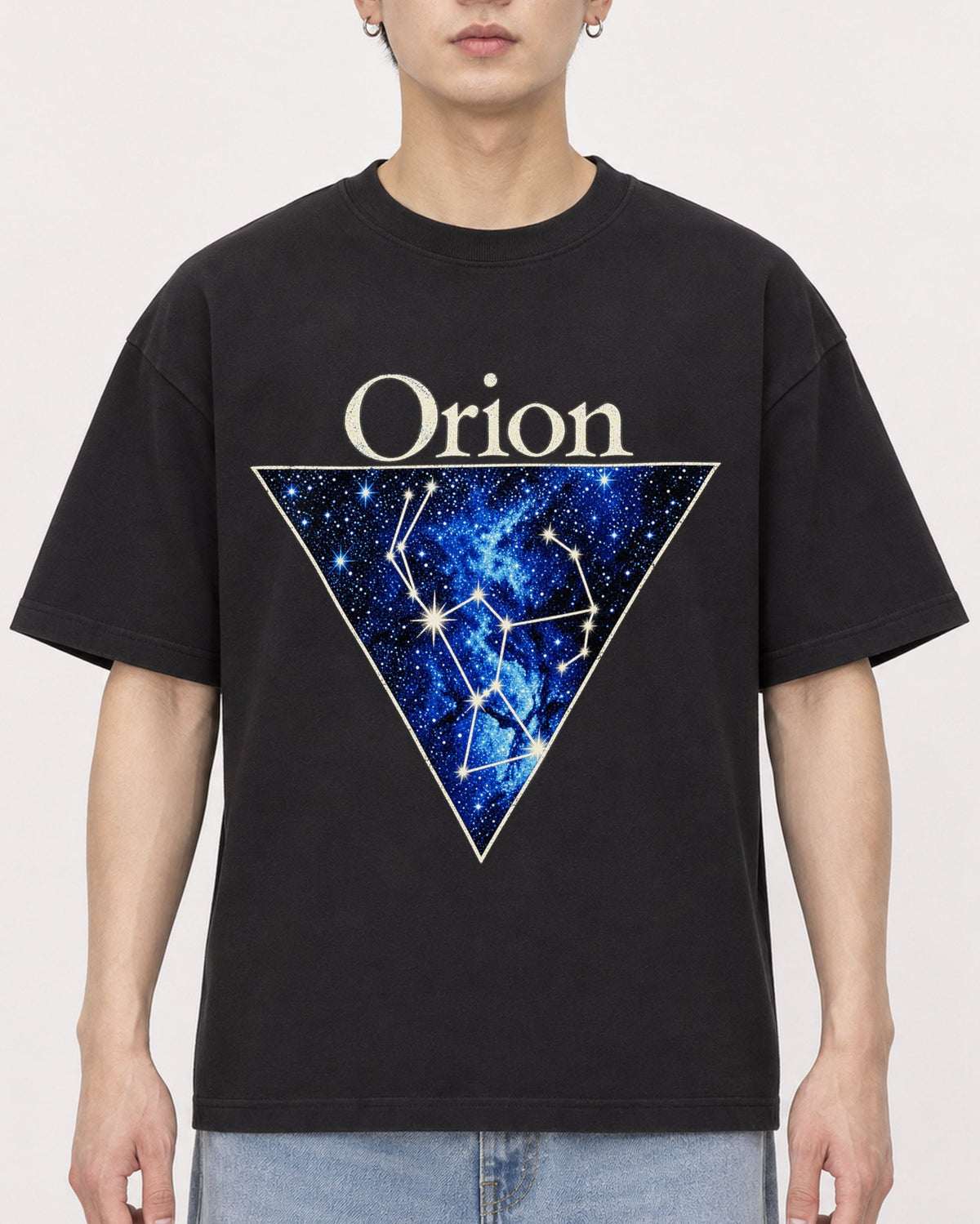 Mockup Boxy Heavyweight Tee Black male close-up 01
