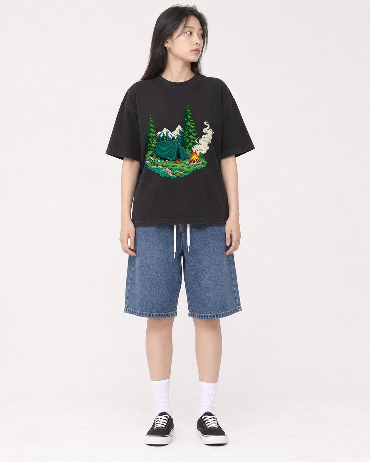 Mockup Boxy Heavyweight Tee Black female full-body 01