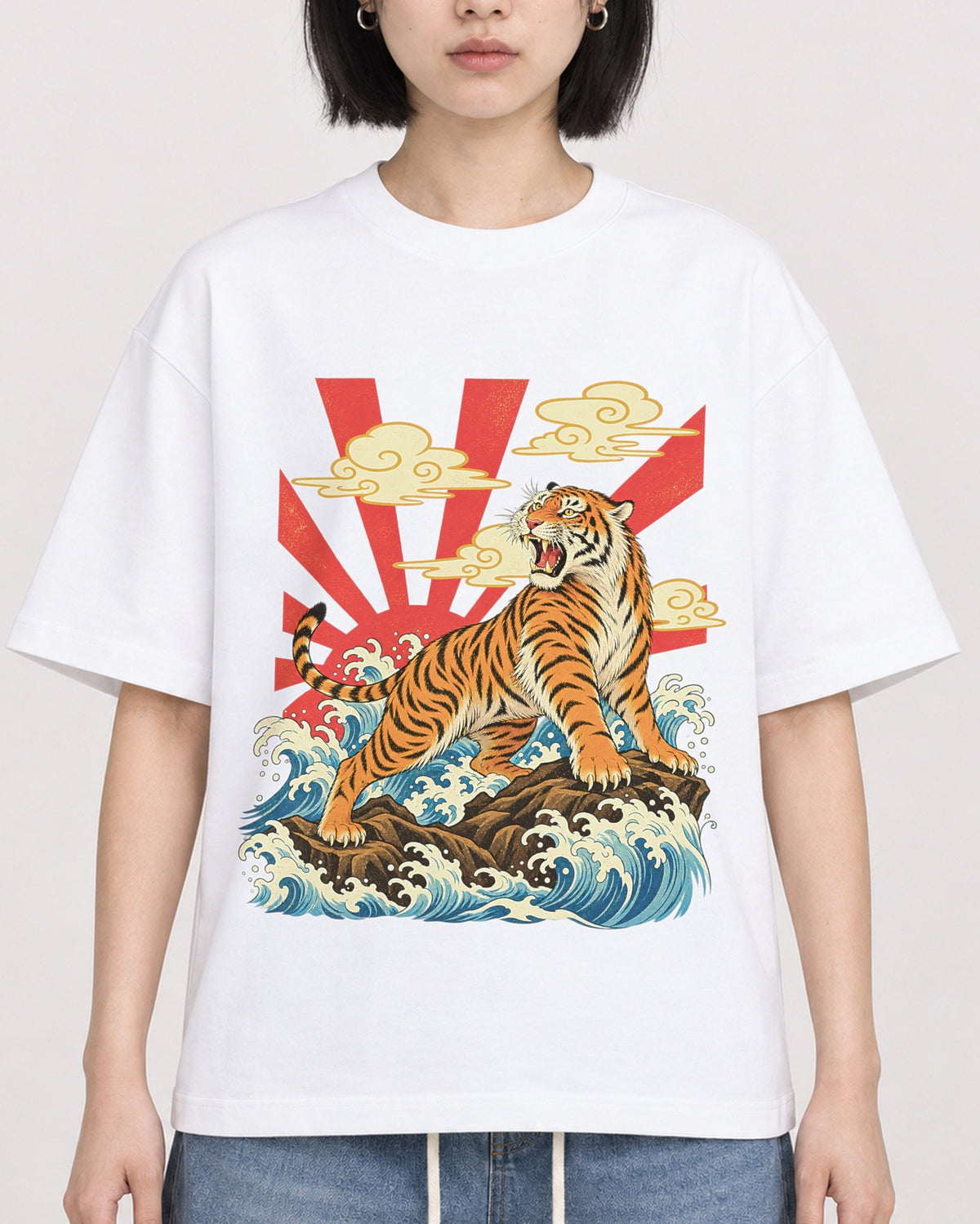 Mockup Boxy Heavyweight Tee White female close-up 11
