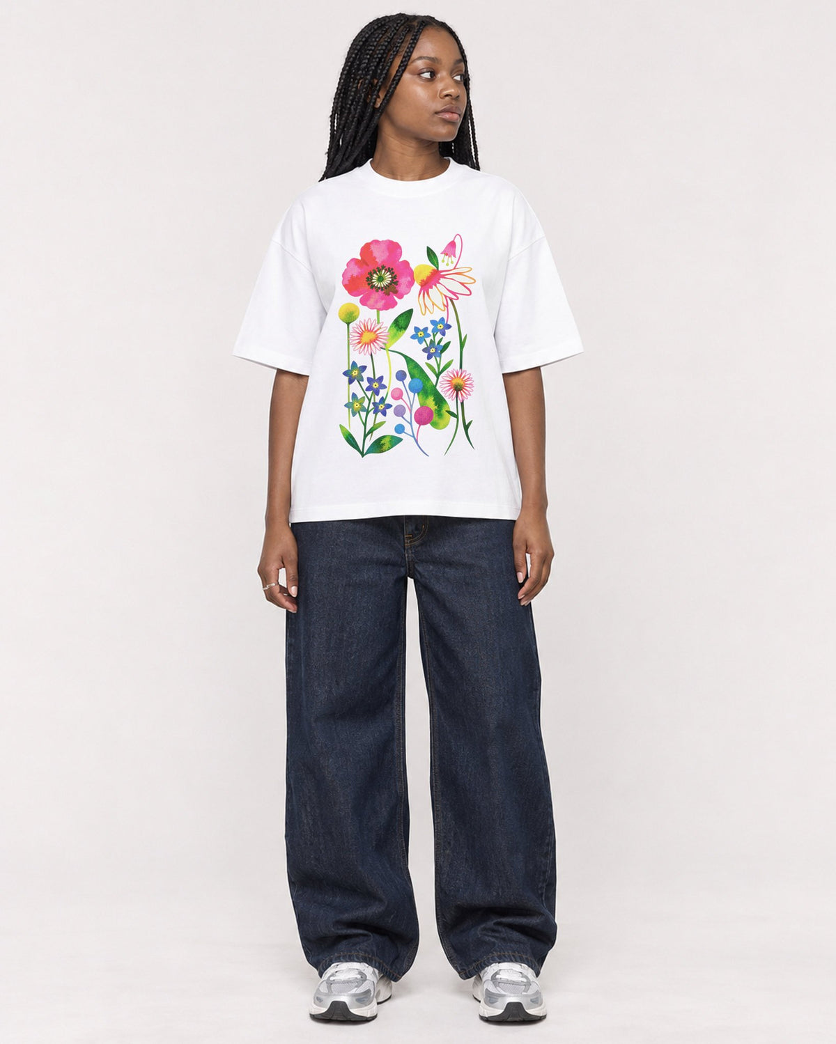 Mockup Boxy Heavyweight Tee White female full-body 04