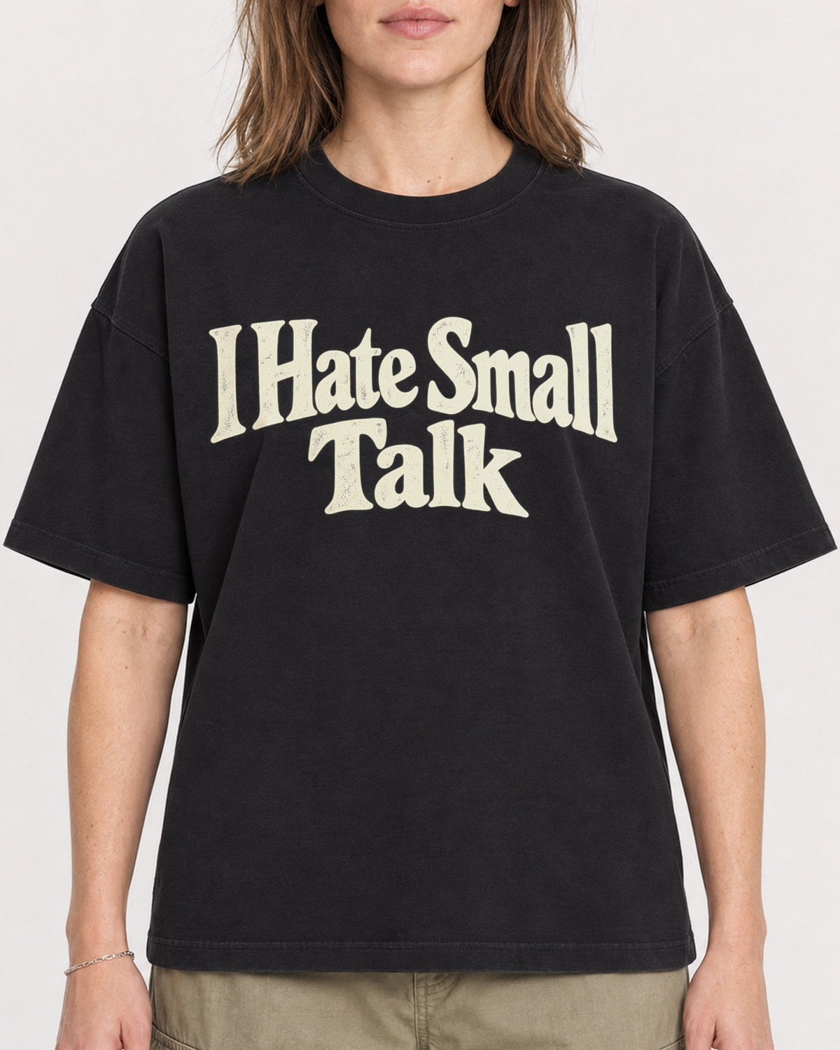 Mockup Boxy Heavyweight Tee Black female close-up 38