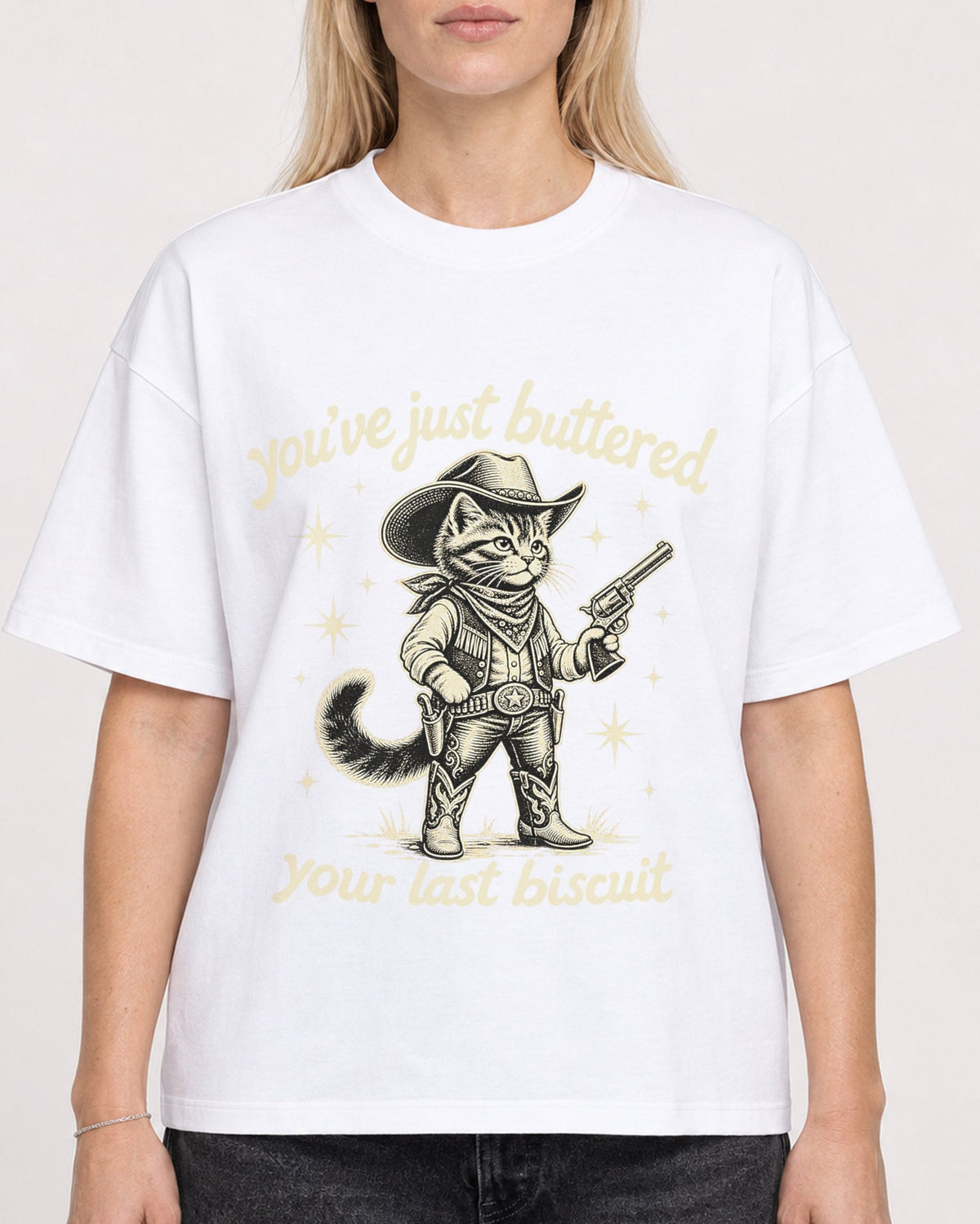 Mockup Boxy Heavyweight Tee White female close-up 08