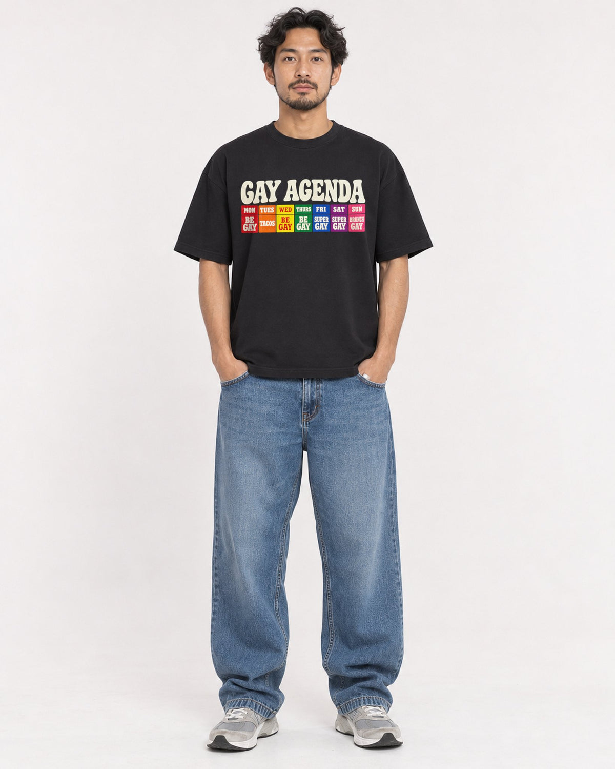 Mockup Boxy Heavyweight Tee Black male full-body 02