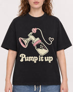 Mockup Boxy Heavyweight Tee Black female close-up 09