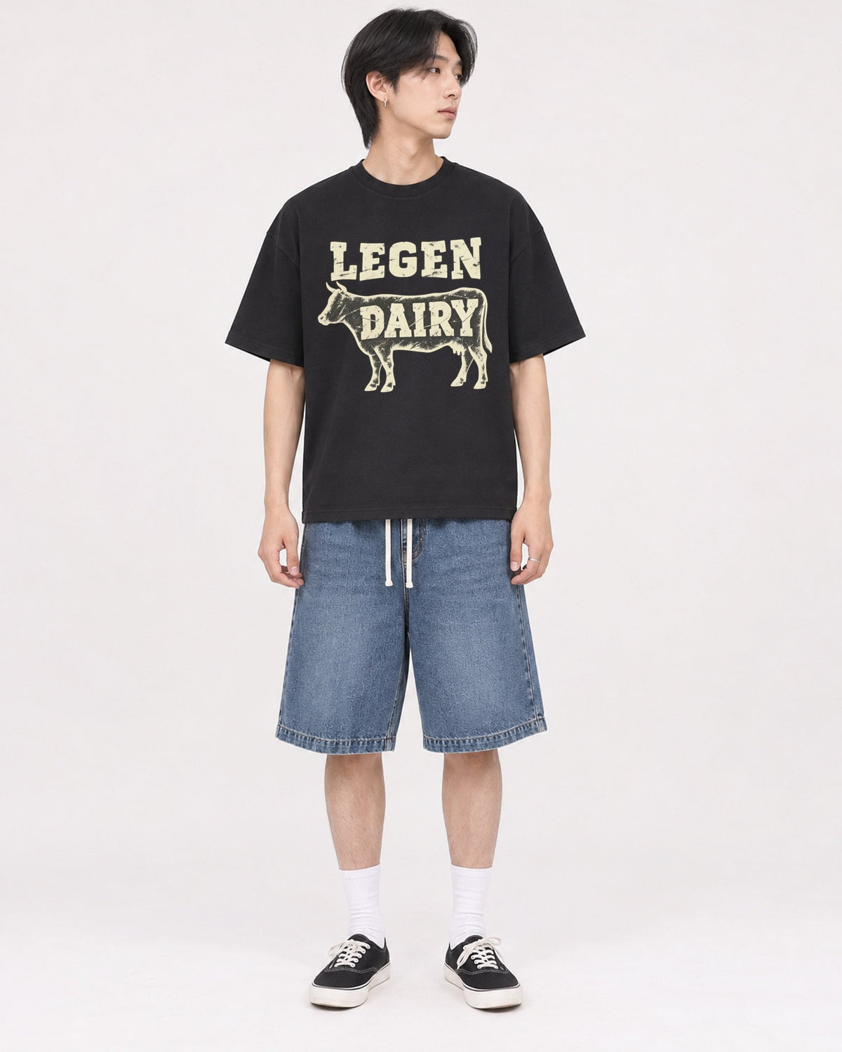Mockup Boxy Heavyweight Tee Black male full-body 11