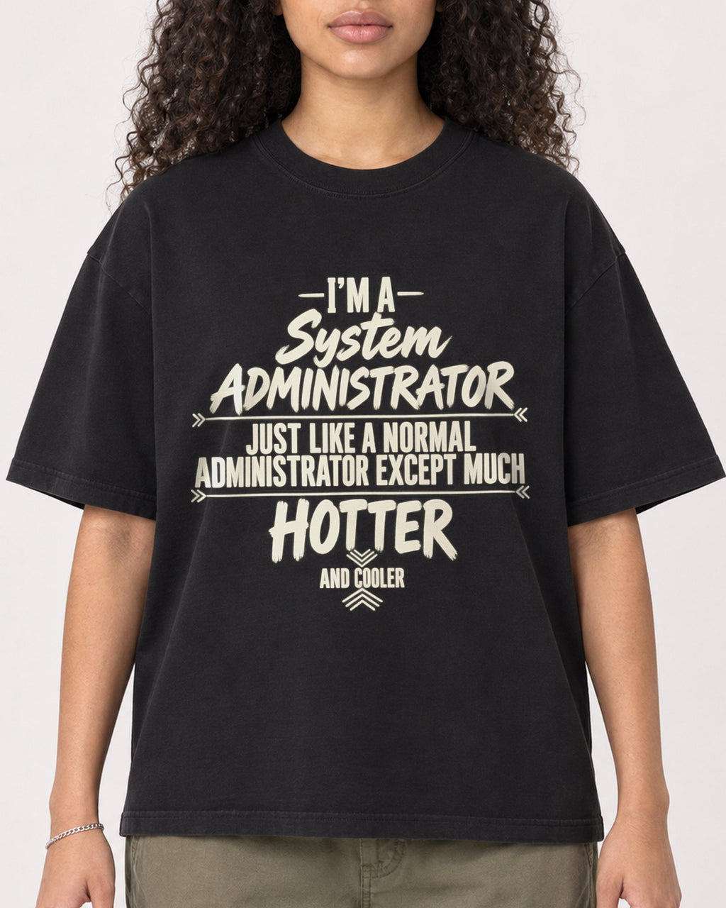 Mockup Boxy Heavyweight Tee Black female close-up 10