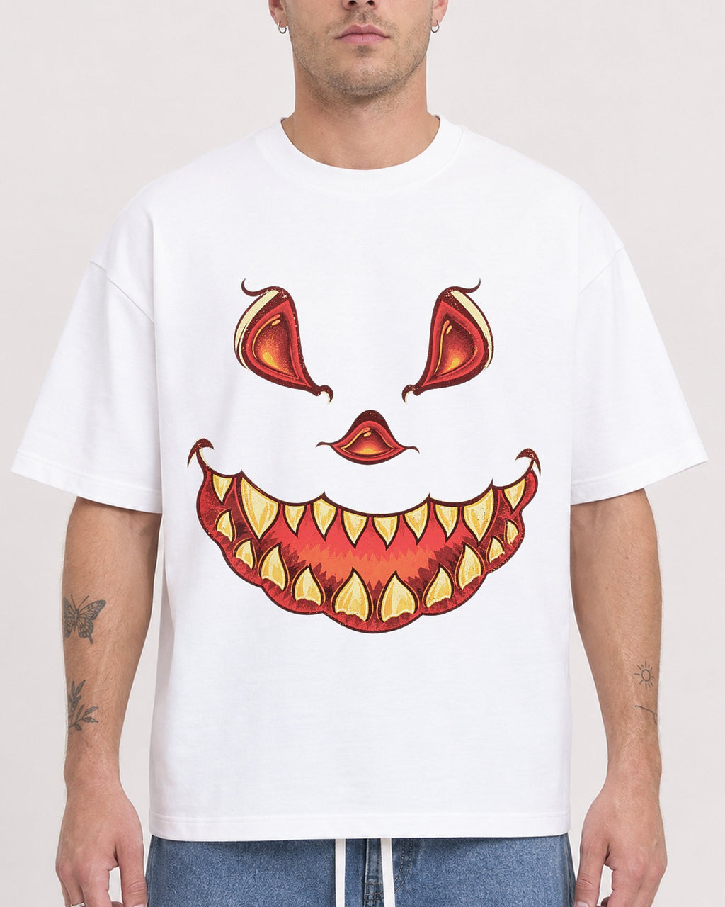 Mockup Boxy Heavyweight Tee White male close-up 18
