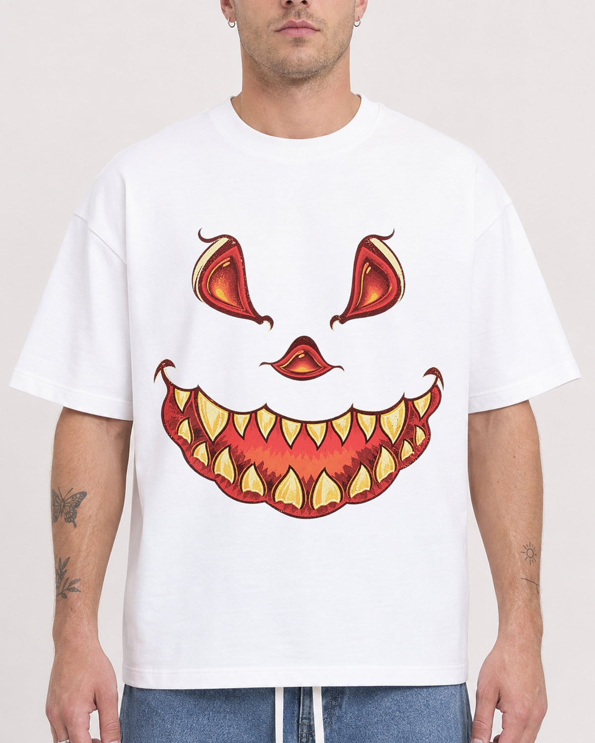 Mockup Boxy Heavyweight Tee White male close-up 18