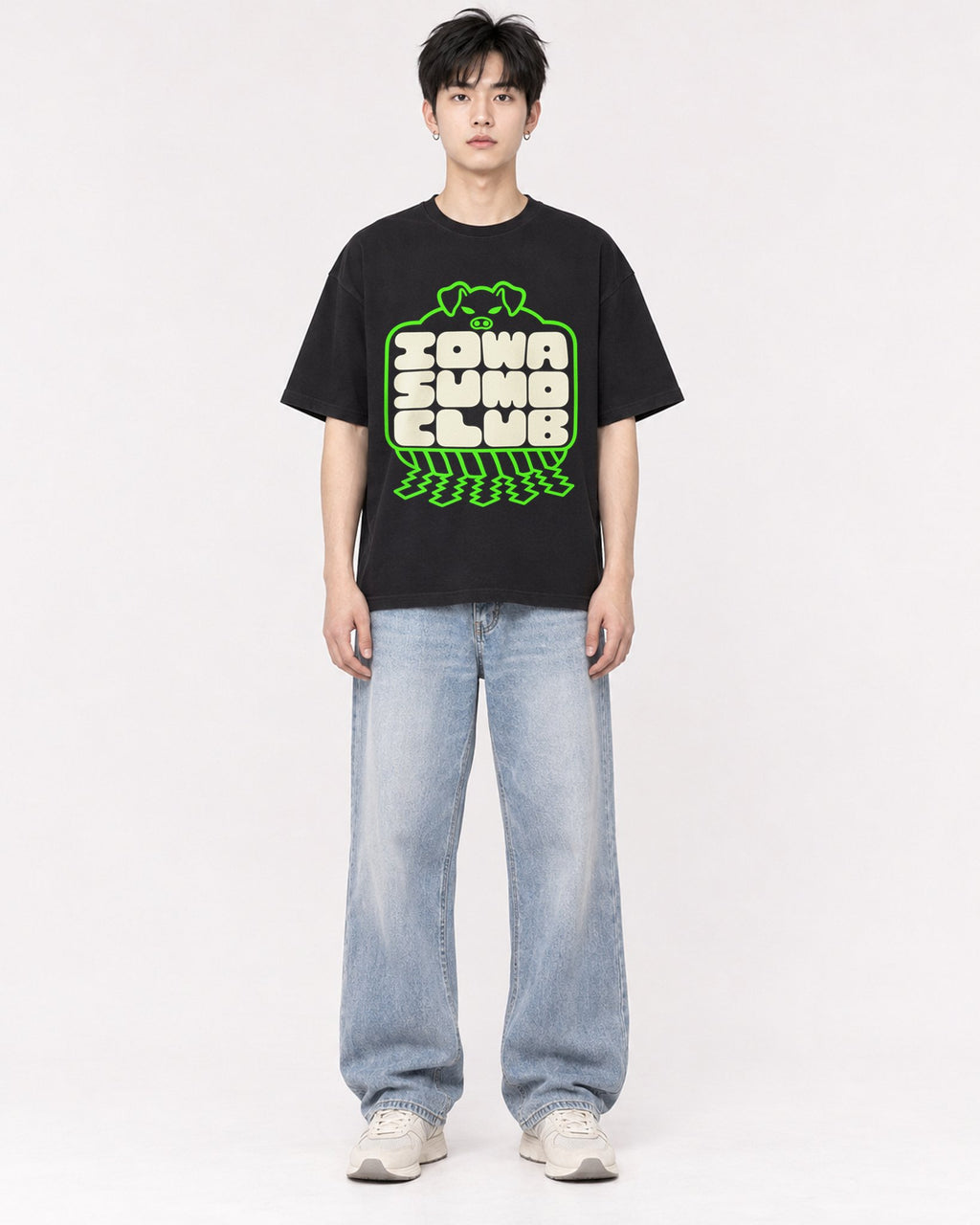 Mockup Boxy Heavyweight Tee Black male full-body 01