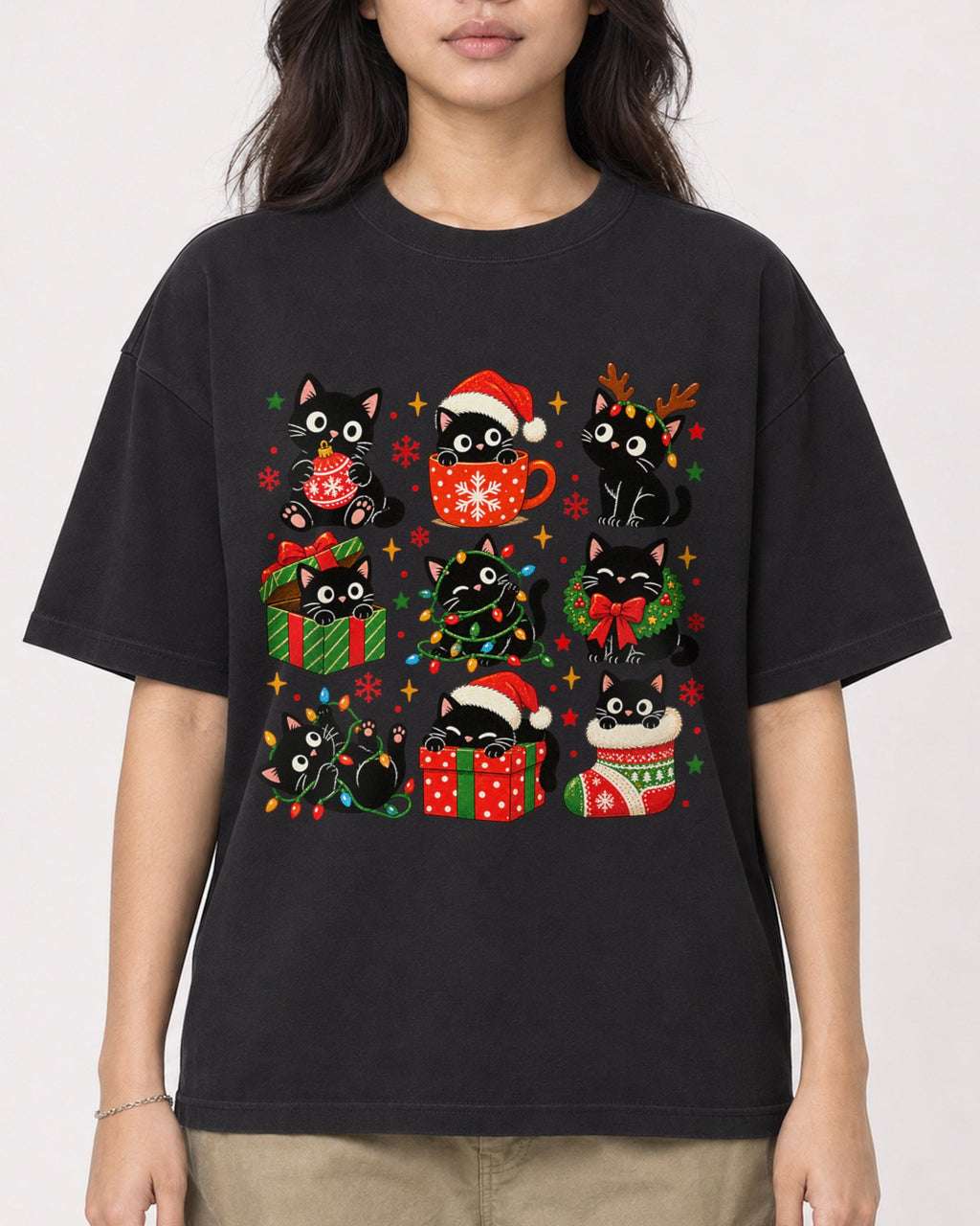 Mockup Boxy Heavyweight Tee Black female close-up 02