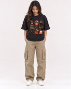 Mockup Boxy Heavyweight Tee Black female full-body 02