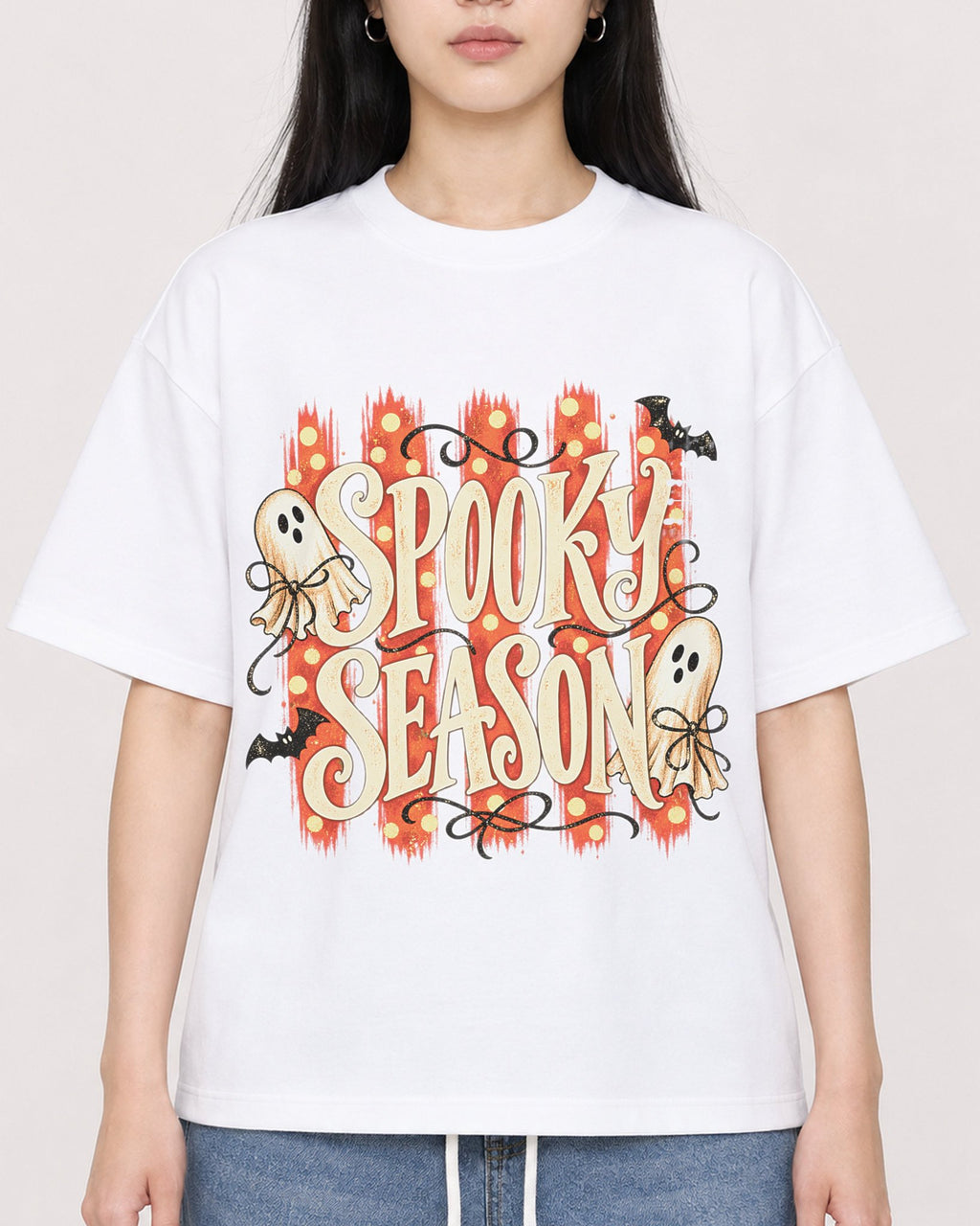 Mockup Boxy Heavyweight Tee White female close-up 01
