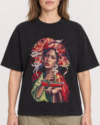 Mockup Boxy Heavyweight Tee Black female close-up 38