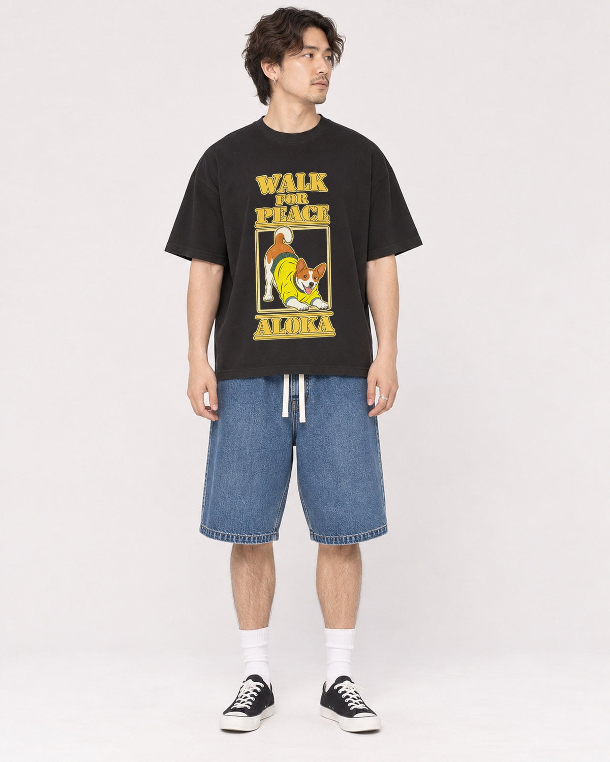 Mockup Boxy Heavyweight Tee Black male full-body 03