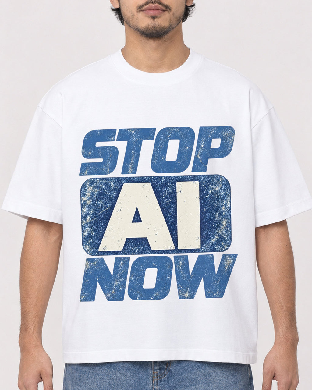 Mockup Boxy Heavyweight Tee White male close-up 02