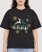 Mockup Boxy Heavyweight Tee Black female close-up 03