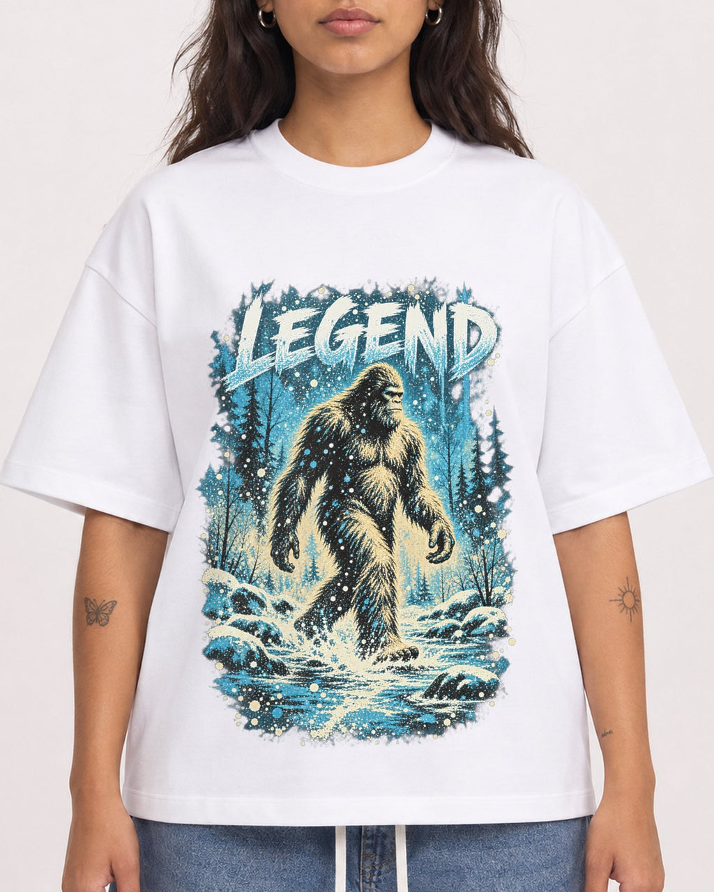 Mockup Boxy Heavyweight Tee White female close-up 06