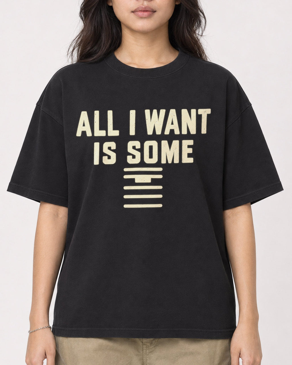 Mockup Boxy Heavyweight Tee Black female close-up 02