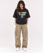 Mockup Boxy Heavyweight Tee Black female full-body 02
