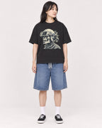 Mockup Boxy Heavyweight Tee Black female full-body 13