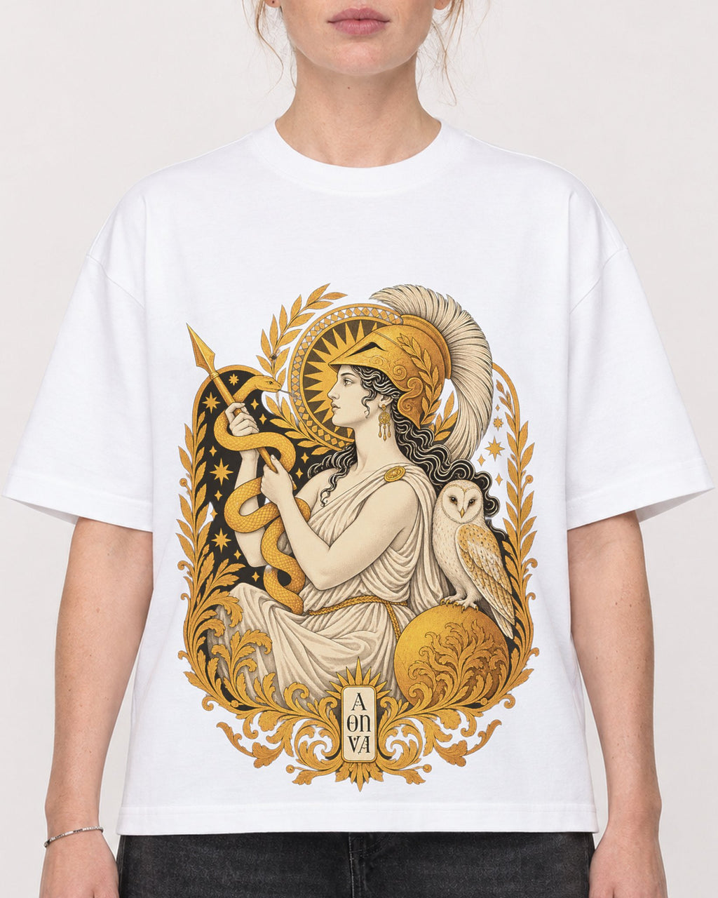 Mockup Boxy Heavyweight Tee White female close-up 28
