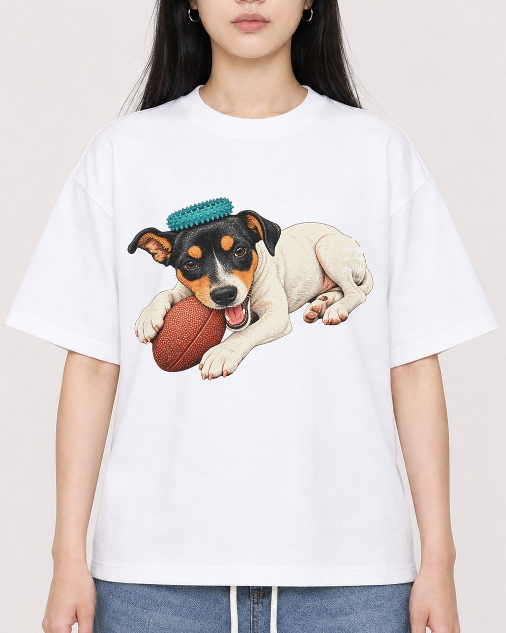 Mockup Boxy Heavyweight Tee White female close-up 01