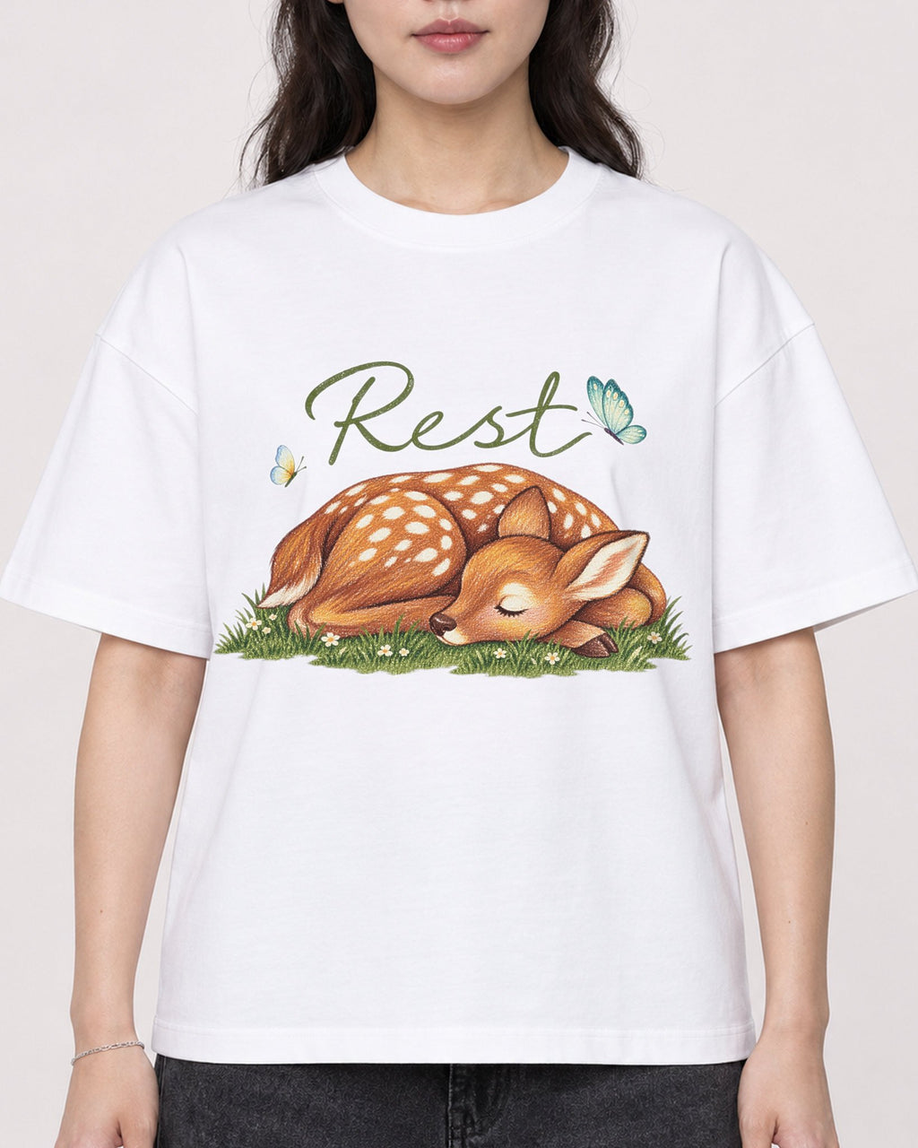 Mockup Boxy Heavyweight Tee White female close-up 03
